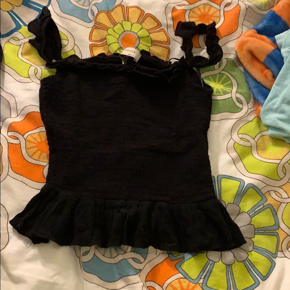 Black cropped tank top